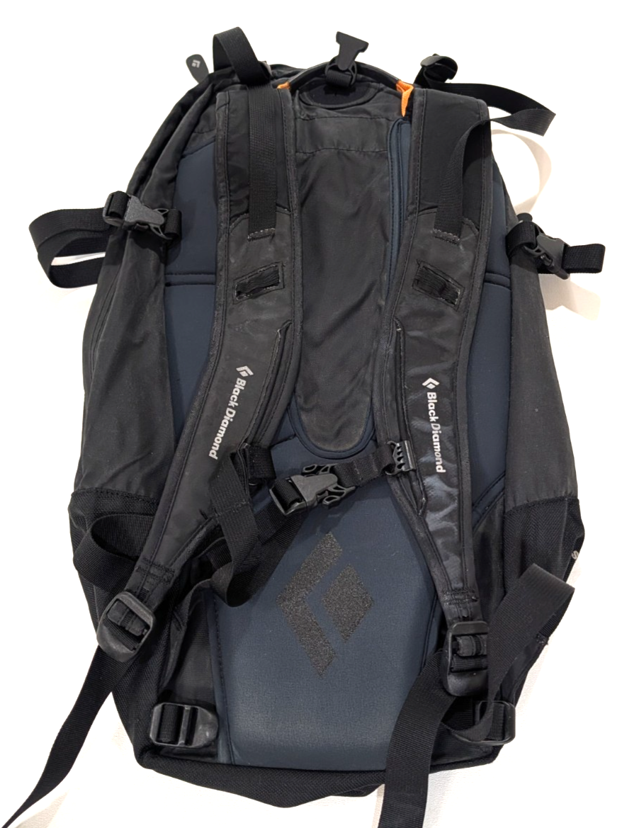 timbuk2 freestyle ipad messenger bag Flight Classic Best Father's Day Gift Option:One Option Robin Commuter Backpack Tensioned aluminium hooks for