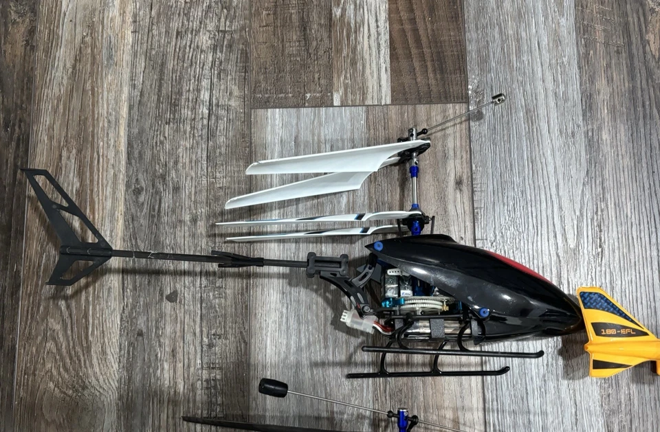 Eflite Blade Helicopter Lot - Image 3 of 4
