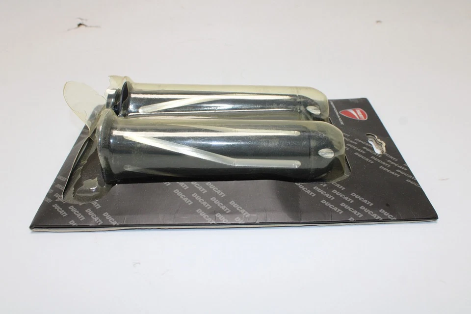 Kit de empuñaduras de aluminio Billet Ducati Diavel 96800110A Foto 3 de 4