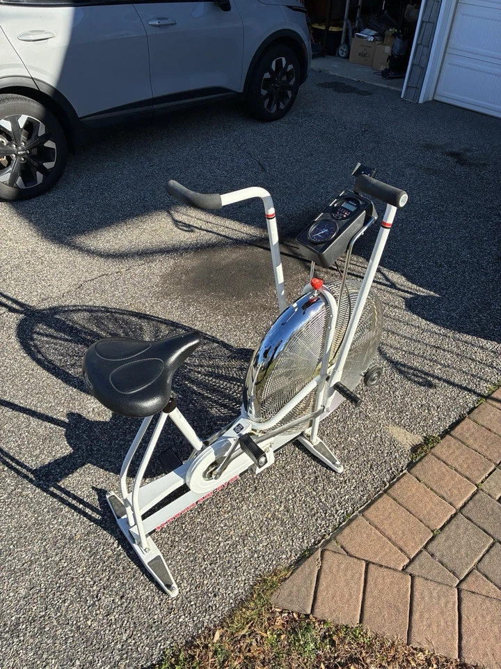 Vintage WHITE SCHWINN AIRDYNE Dual Action EXCERCISE BIKE Durable!!! - Image 2 of 4