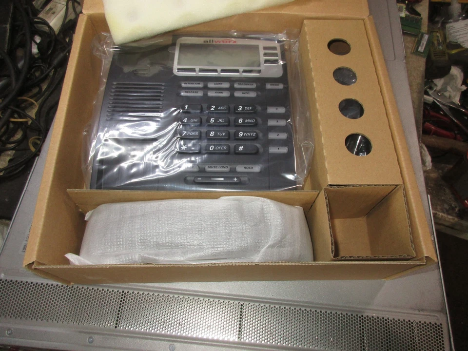 AllWorx 9204G Black Gigabit IP Display Speakerphone POE BRAND NEW - Image 2 of 2