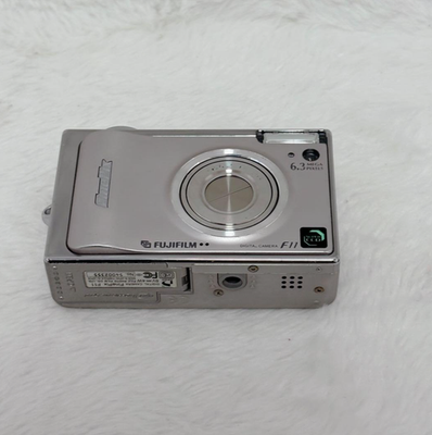Fujifilm FinePix F11 Silver 6.3MP Digital Camera 3x Zoom Tested