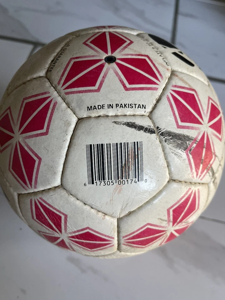 PELOTAS DE FÚTBOL IMPERMEABLES VINTAGE KWIK GOAL COPA DEL MUNDO TALLA 5 Foto 3 de 4