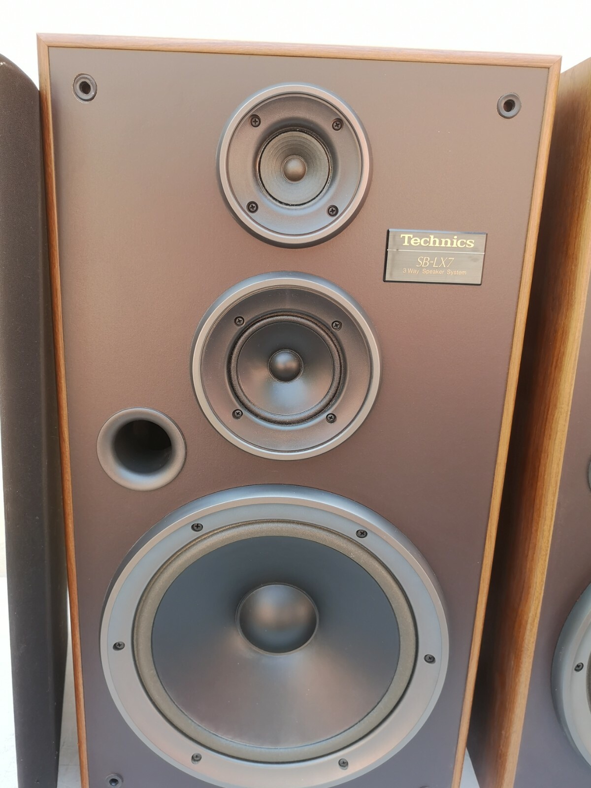 2 Technics 3way speakers, Model SBLX70, Impedance 8Ω, Output Power
