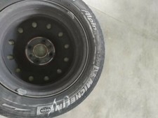 Cerchi comprensivi di gomme invernali montati su Fiat panda natural power