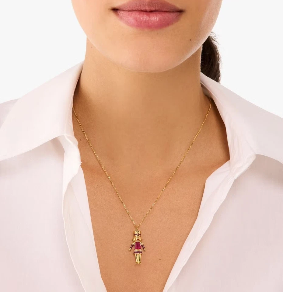 ¡NUEVO! KATE SPADE 'Oh What Fun' CASCANUECES Gema Roja Colgante Collar Cadena Oro Nuevo con Etiquetas Foto 2 de 4