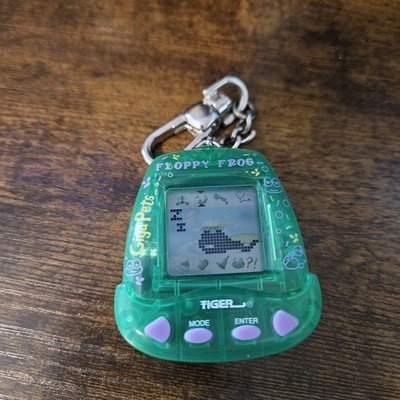 GIGA PETS Floppy Frog electronic digital pet handheld game clip on, 1997 Tiger