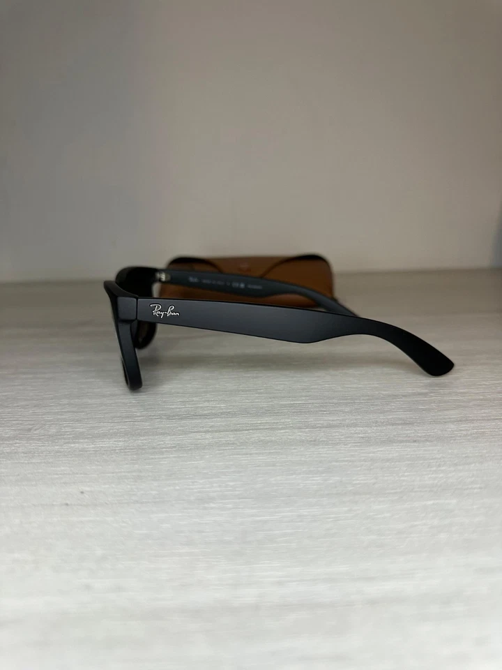 Ray-Ban Justin Classic Polarizzate 622/T3 Occhiali da Sole- Grigio Sfumata, 54mm - Image 4 of 4