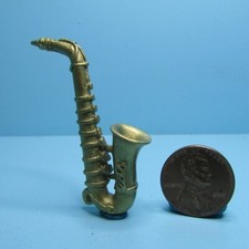 Dollhouse Miniature Plastic Saxophone Musical Instrument G7096