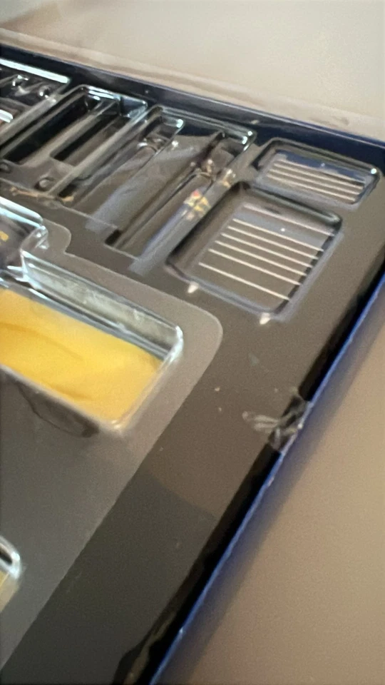 GMP Penske Team Diecast 1:18 Scale Trailer Shop Set. - Image 2 of 4