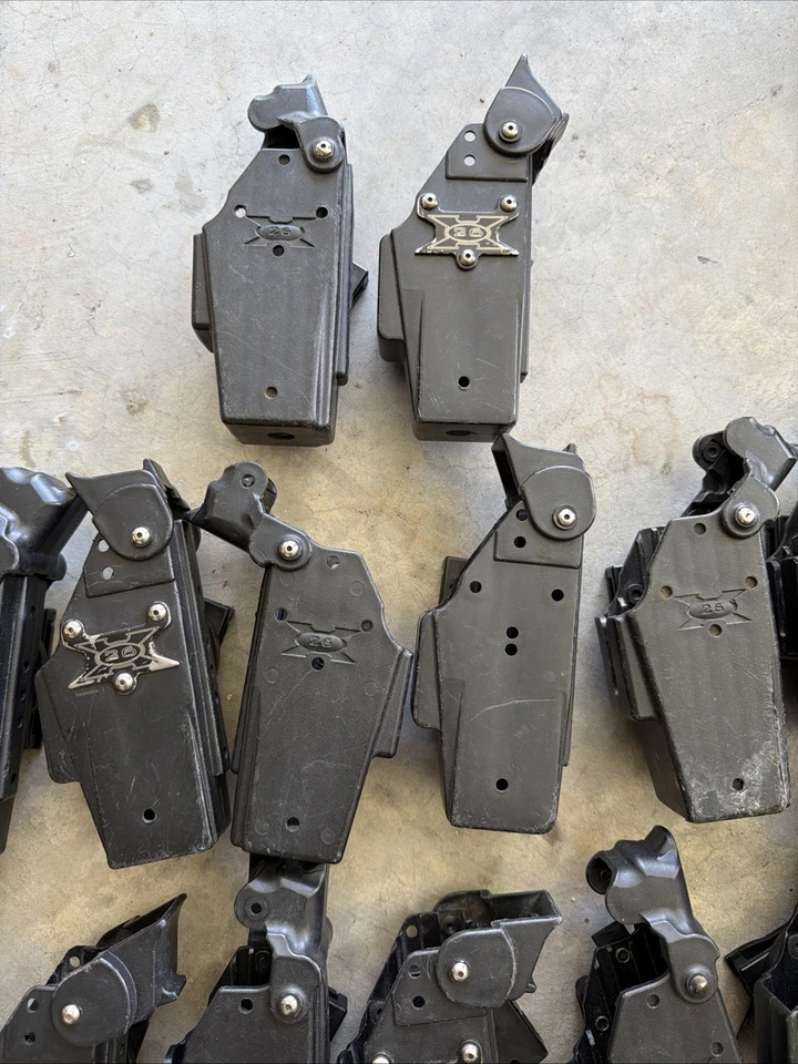 26x Lot Blade Tech X26 Taser Holster Police Duty Belt Right Hand With Belt Clip - Image 4 of 4