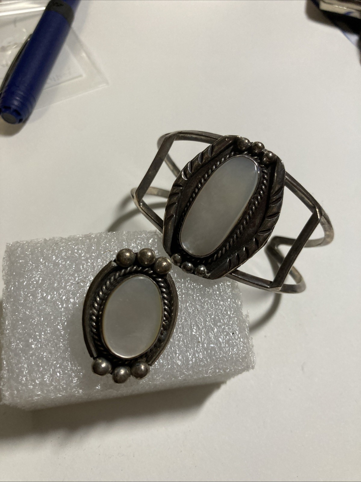 Unsigned Native American MOP Ring and Bangle Brac… - image 1