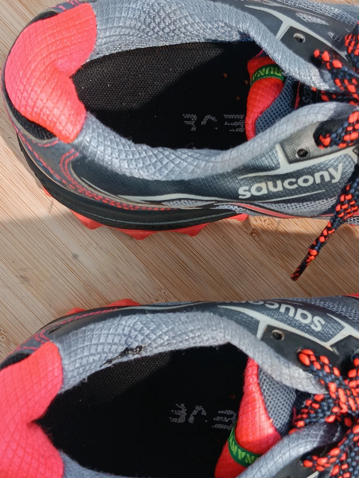 Saucony Run Anywhere Everun Trail Hiking Shoes Women's Size 9.5 Red S10302-1