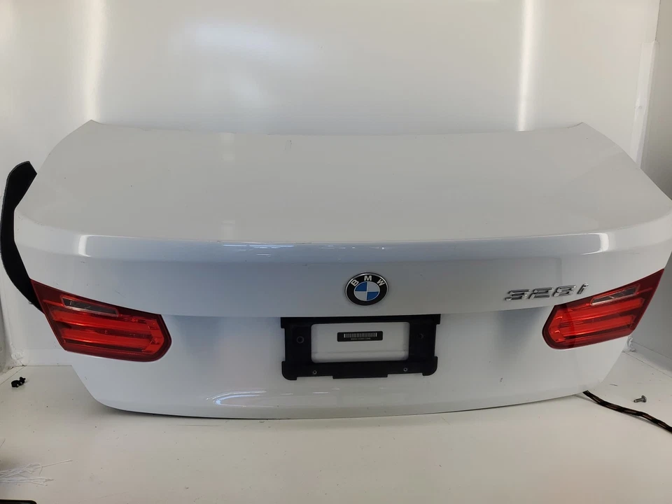 Tapa maletero carga trasero BMW 328I 2012-2016 Foto 3 de 4
