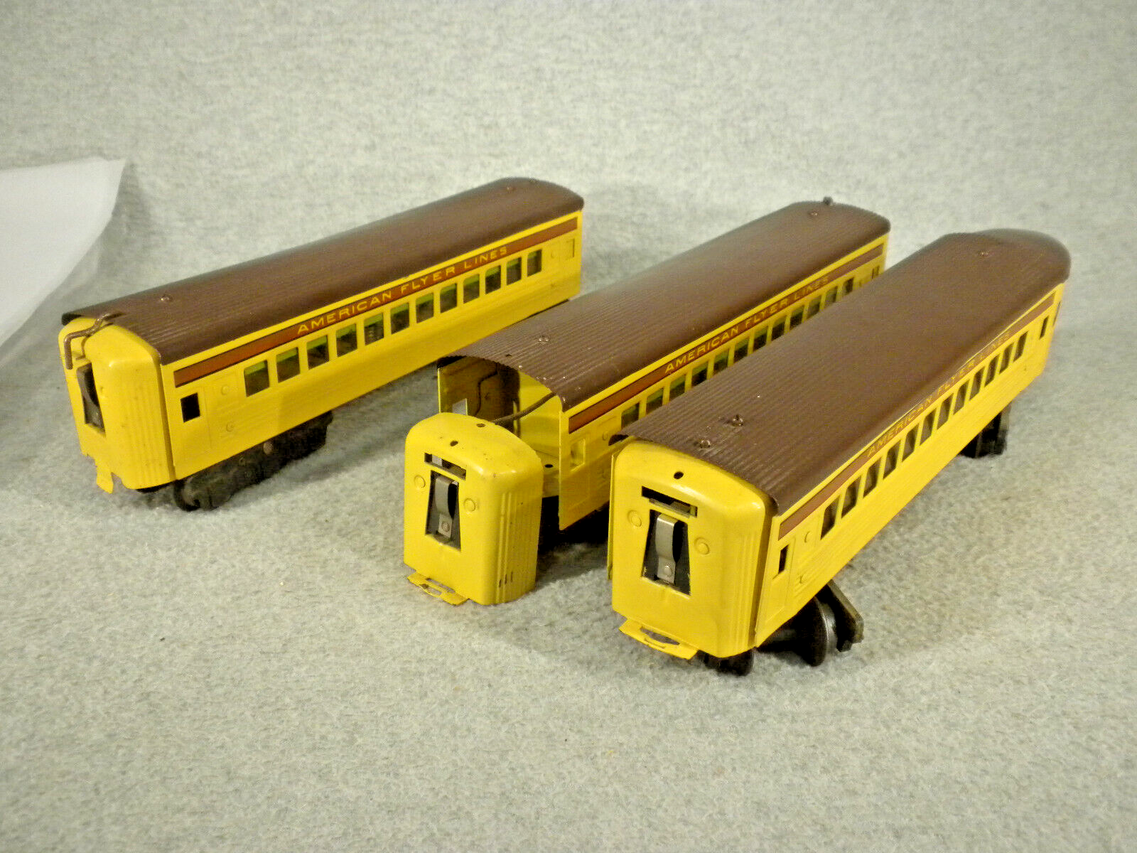 0 Gauge American Flyer - 3  passenger cars -  for parts or to restore -