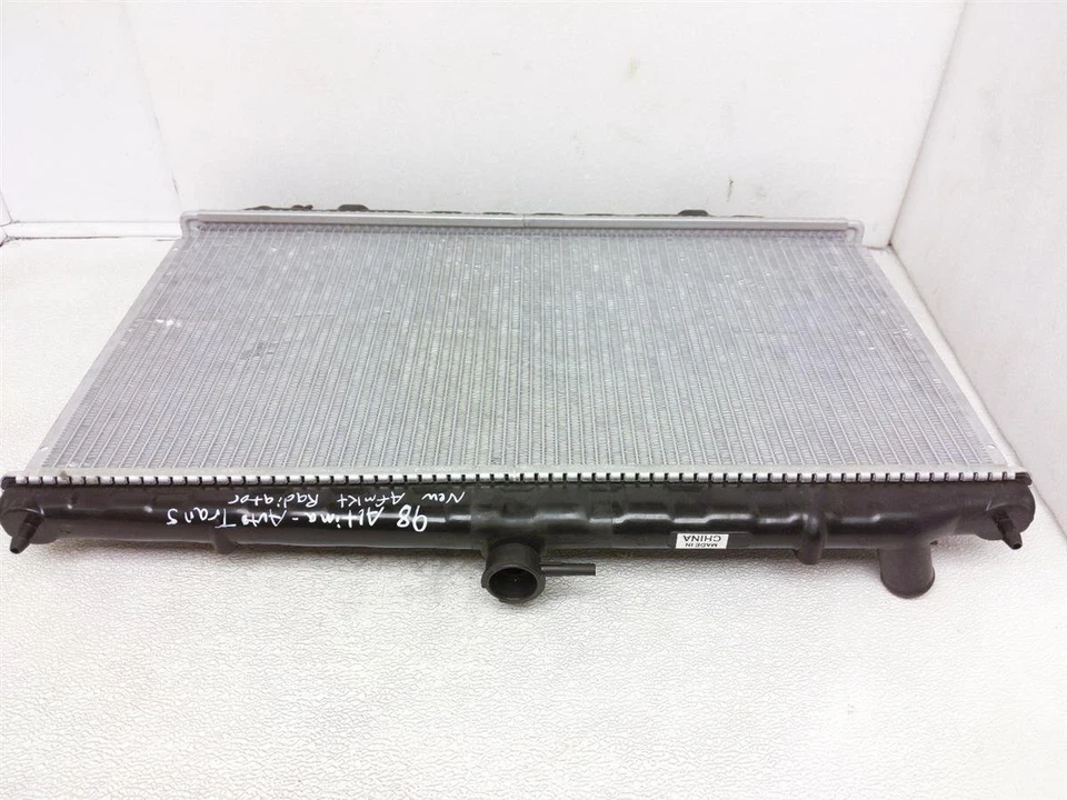 Радиатор с автоматической коробкой передач 1998-1999 Nissan Altima - неоригинальный - Изображение 4 из 4