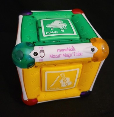Munchkin Mozart Magic Cube Orchestra Music Developmental VIDEO! NICE!