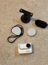 Insta360 Go 3 (64Gb) - White (HARDLY USED) Perfect!