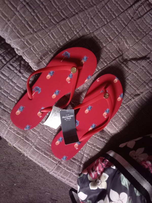 Abercrombie Flip Flops Size  6 Vintage