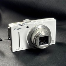 Nikon COOLPIX S8200 White 14x zoom