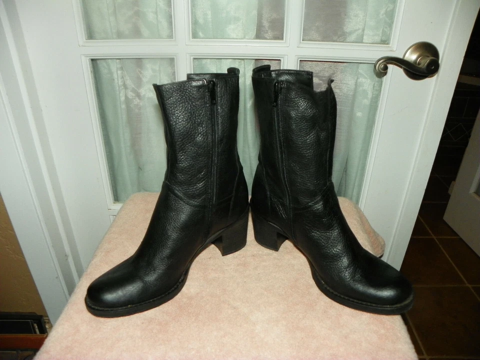 BCBG Niñas Tacón Cuero Negro Sobre Tobillo Punta Redonda Cremallera Lateral Botas Mujer 8 M Foto 2 de 4