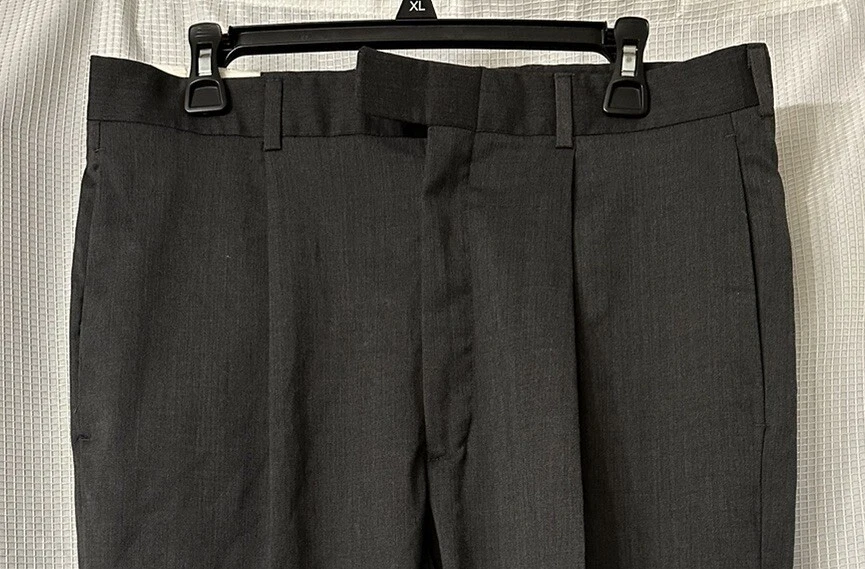 NUEVO CON ETIQUETAS DKNY The Reade Pantalones de vestir para hombre con puños plisados individuales Pantalones Talla 34x30 Foto 2 de 4