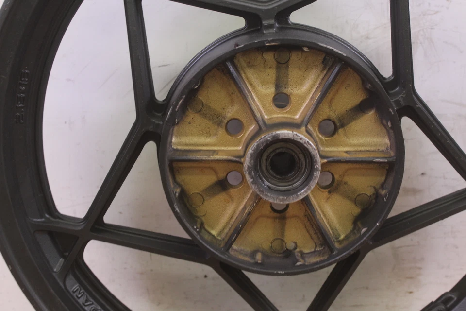 Suzuki GN400 1981 llanta trasera/rueda 16 x 2,15 Foto 2 de 4