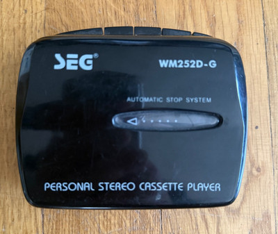 *** SEG WM 252D-G Walkman *** Stereo Cassette Player *** Automatic Stop System