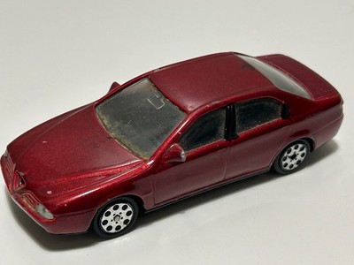 Alfa Romeo 166 Oldtimer Modell Spielzeug Diecast Maßstab 1:43 Majorette - ROSTIGES AUTO