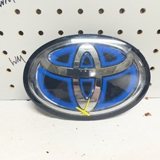 2016-2022 Toyota Front Grille Logo Ornament Oem 53141-33130 1658