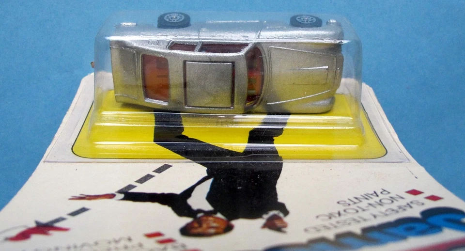 CORGI JUNIORS - SILVER ASTON MARTIN 40 - ROGER MOORE as JAMES BOND - MOC - Image 3 of 4