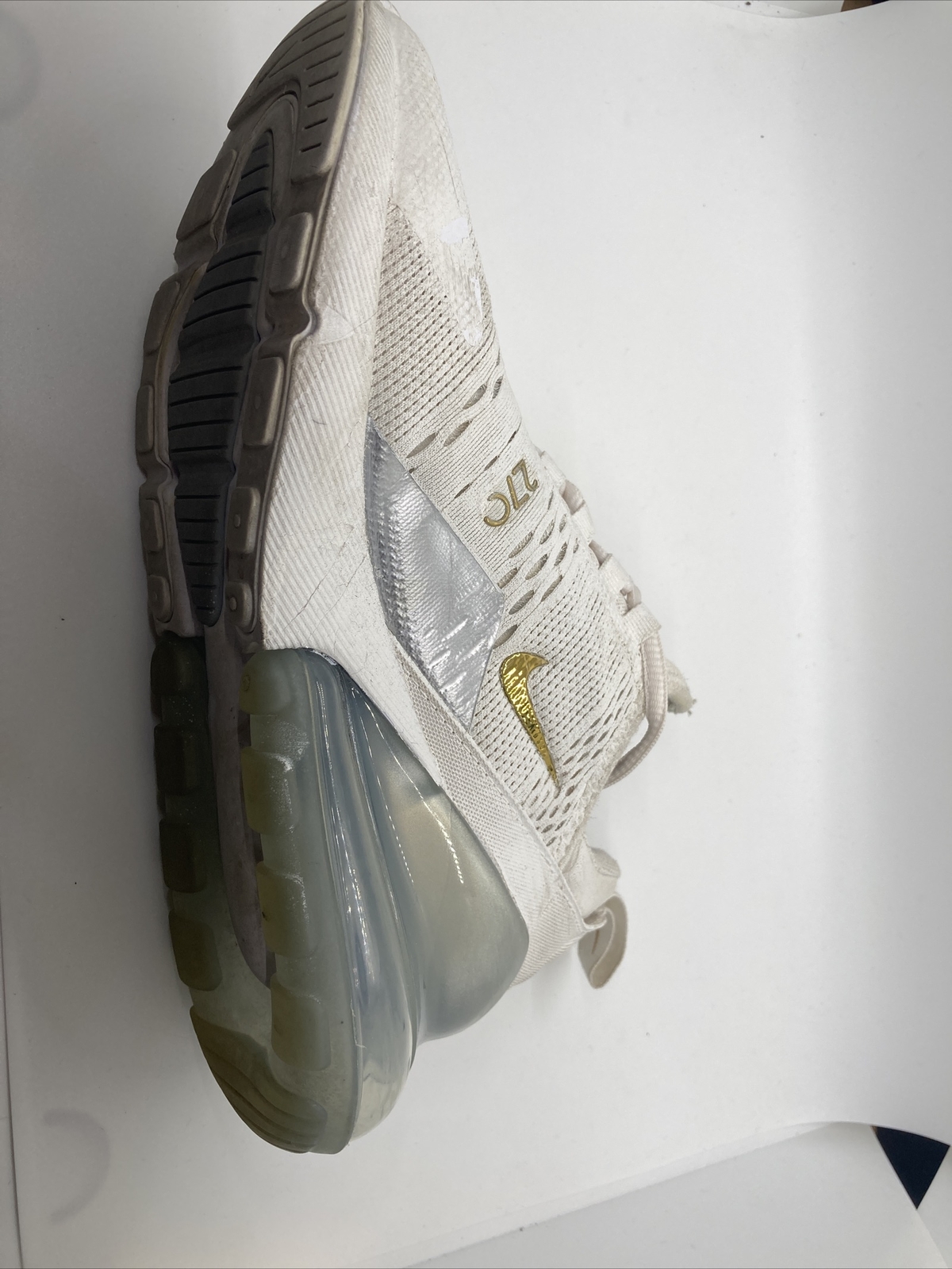Nike Air Max 270 Essential Metallic 