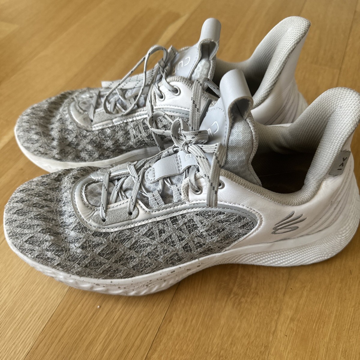 Under Armour Curry Low White Mod Grey Size M9 W 10.5 View 2