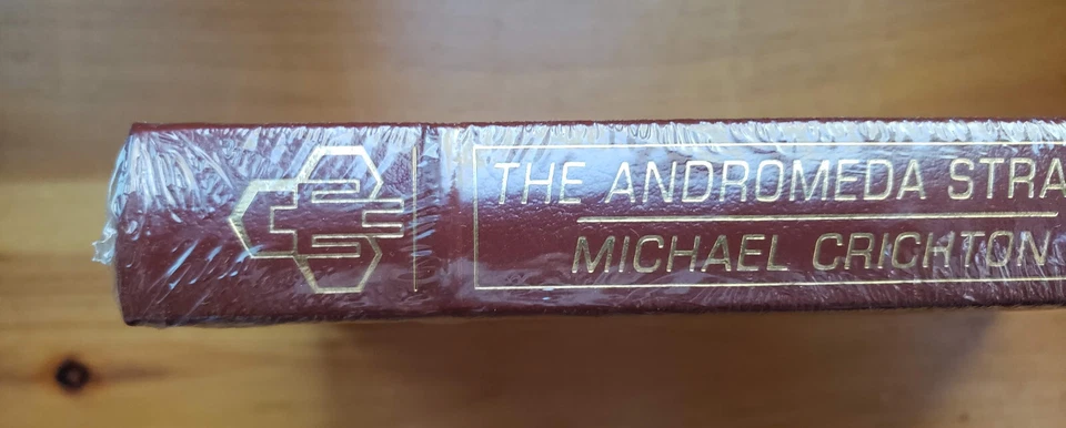 SIGNED: Easton Press: ANDROMEDA STRAIN - Michael Crichton Limited Edition Of 500 - Image 3 of 4