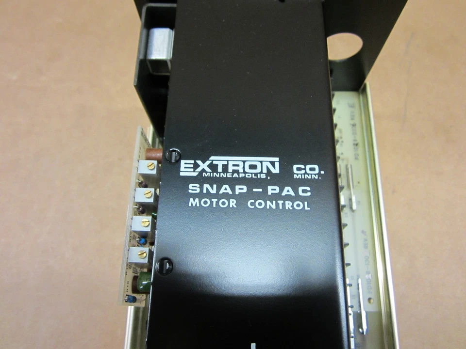 EXTRON SNAP PAC MOTOR CONTROL M8208-04-0739CB - Image 2 of 4
