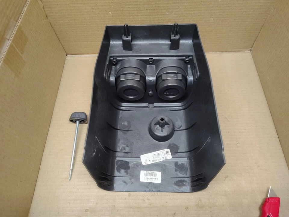 Chevrolet Colorado GMC 2004-12 portavasos trasero cubierta de gato negro GM 15805164 Foto 4 de 4