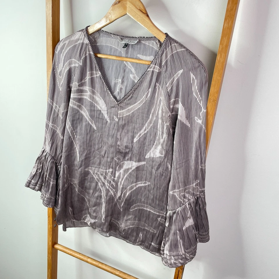 Halston Heritage Blouse Top Womens Extra Small Grey Stripe Bell Sleeve V-Neck - Image 3 of 4