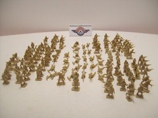 Figurki wojskowe 1:87, zbiór 129 sztuk "Wehrmacht", beżowe, lata 60., W.-Germany