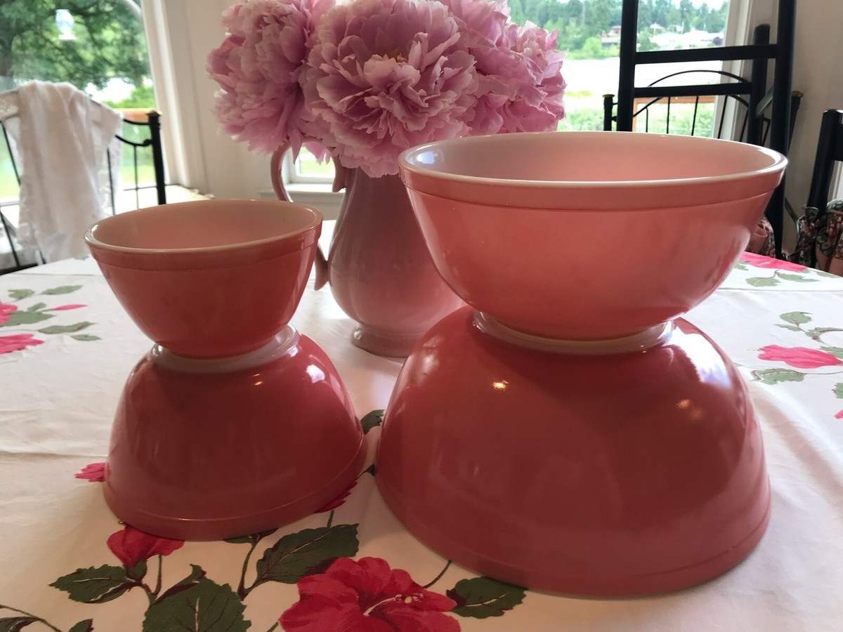 Vintage Pyrex Pink Flamingo Bowls