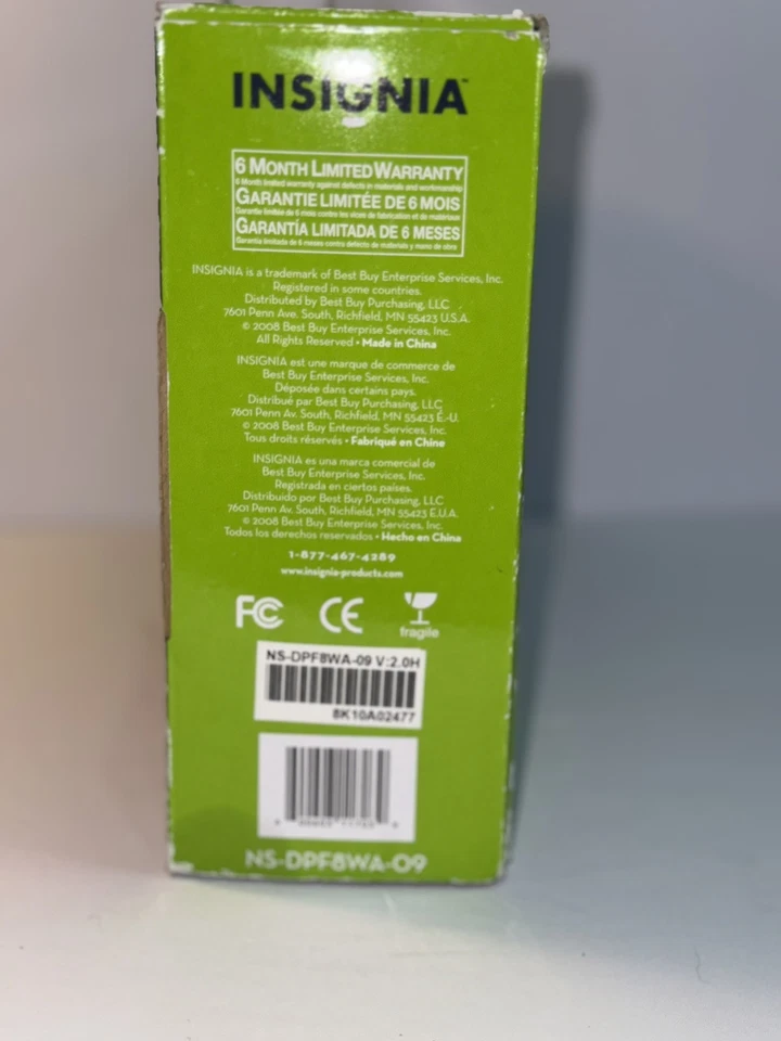 Insignia: 8 Inch Digital Photo Frame w Remote 128mb Memory - Image 2 of 4