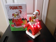 Peanuts "Snoopy  s Dog House" Color Changing LED Lights Figurine USED 7 1/2"H
