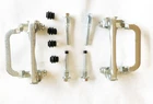 FOR NISSAN XTRAIL X-TRAIL T30 T31 REAR BRAKE CALIPER CARRIER BRACKET HANGERS x 2