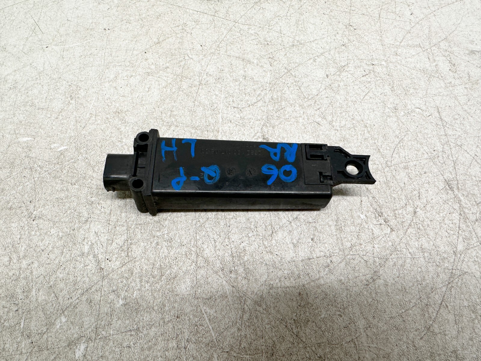 H41136 2003-2012 Maserati Quattroporte M139 Tire Pressure Monitor Sensor OEM