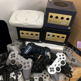 Lot of Video Game systems + Controllers FOR PARTS (PS1, Gamecube, Dreamcast,MORE