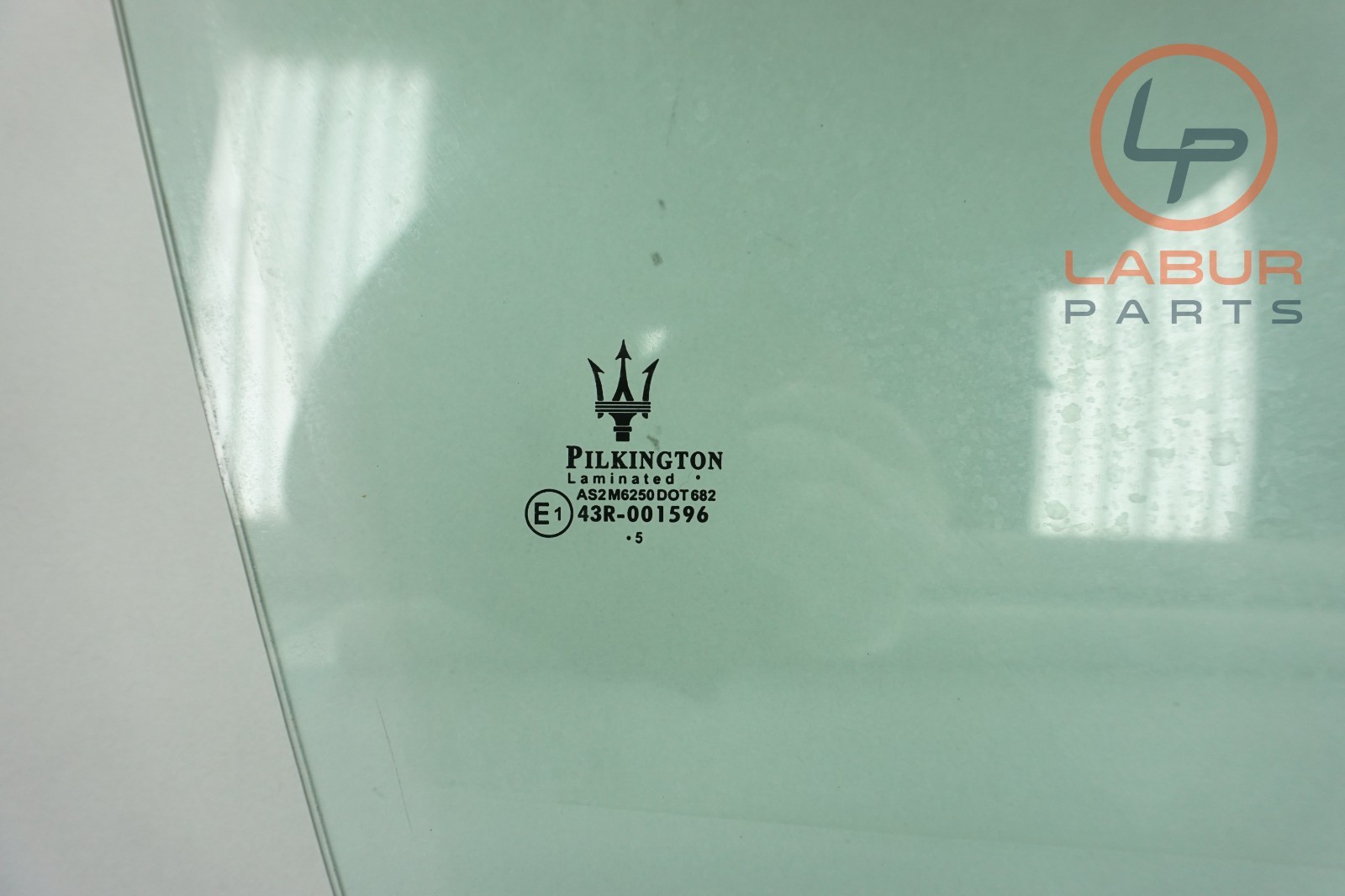 M139 03-13 Maserati Quattroporte Front Right Passenger Door Window Glass G535