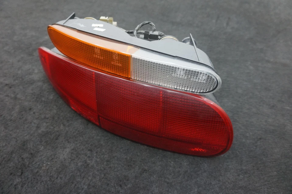 Luz trasera izquierda intermitente luz trasera 4848421 Dodge Viper RT10 SR2 1996-02 Foto 3 de 4