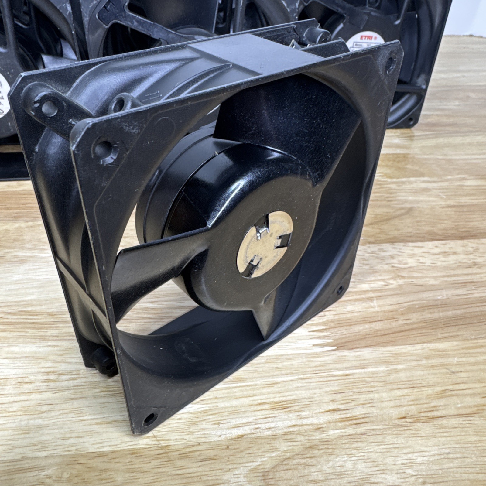 Lot Of 18 - ETRI COOLING FANS - Model 141 LS - 02 82 010 - 115v 50/60Hz Untested