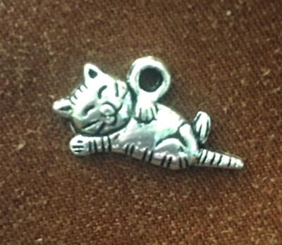12 Cute Lying Down Cat Antique Silver Pewter Pussy Pendant Charms 10x20mm
