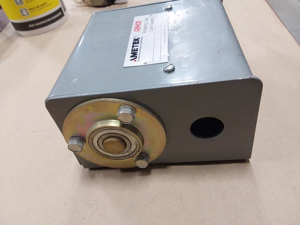 INTERRUPTOR LÍMITE LEVA GIRATORIA AMETEK GEMCO 1980103RSPX Foto 3 de 4