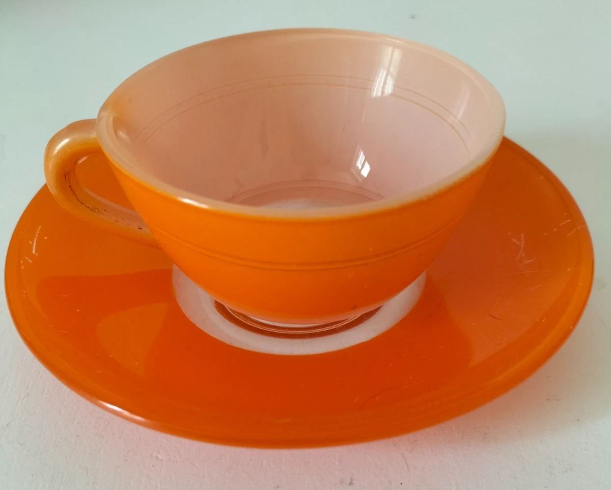 Série Vintage années 70/80, Sucrier et 6 tasses café, poignées Bakélite rouge